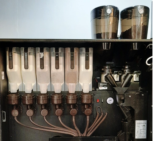 티타임 A1의 대용량 원두통과 파우더통